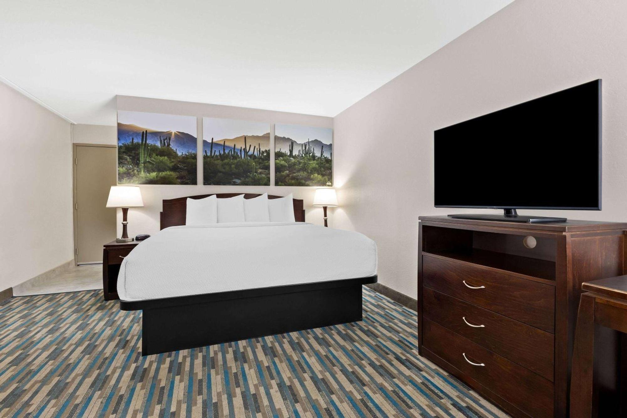 Days Inn & Suites By Wyndham Mesa Near Phoenix Exterior foto