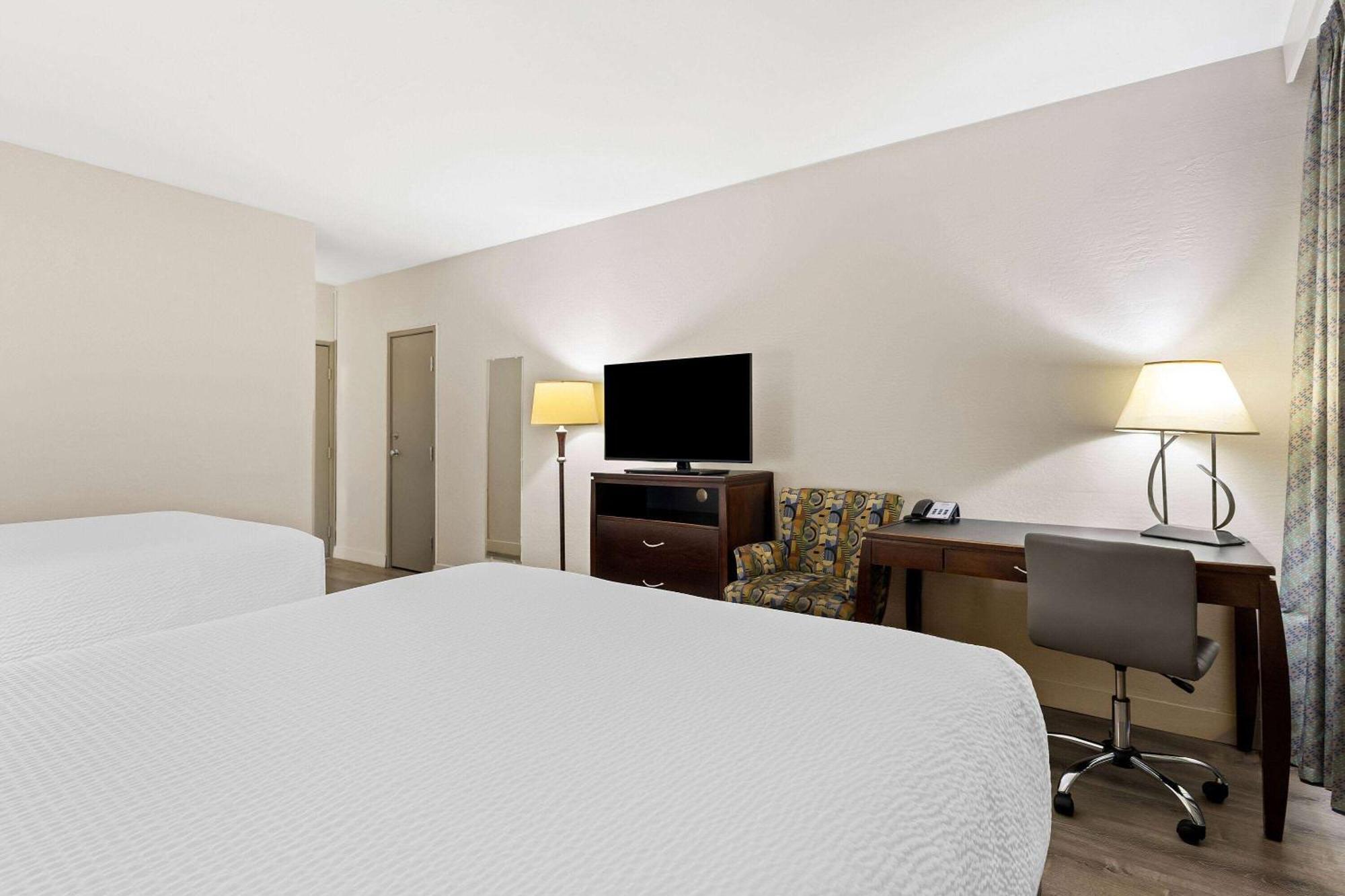 Days Inn & Suites By Wyndham Mesa Near Phoenix Exterior foto