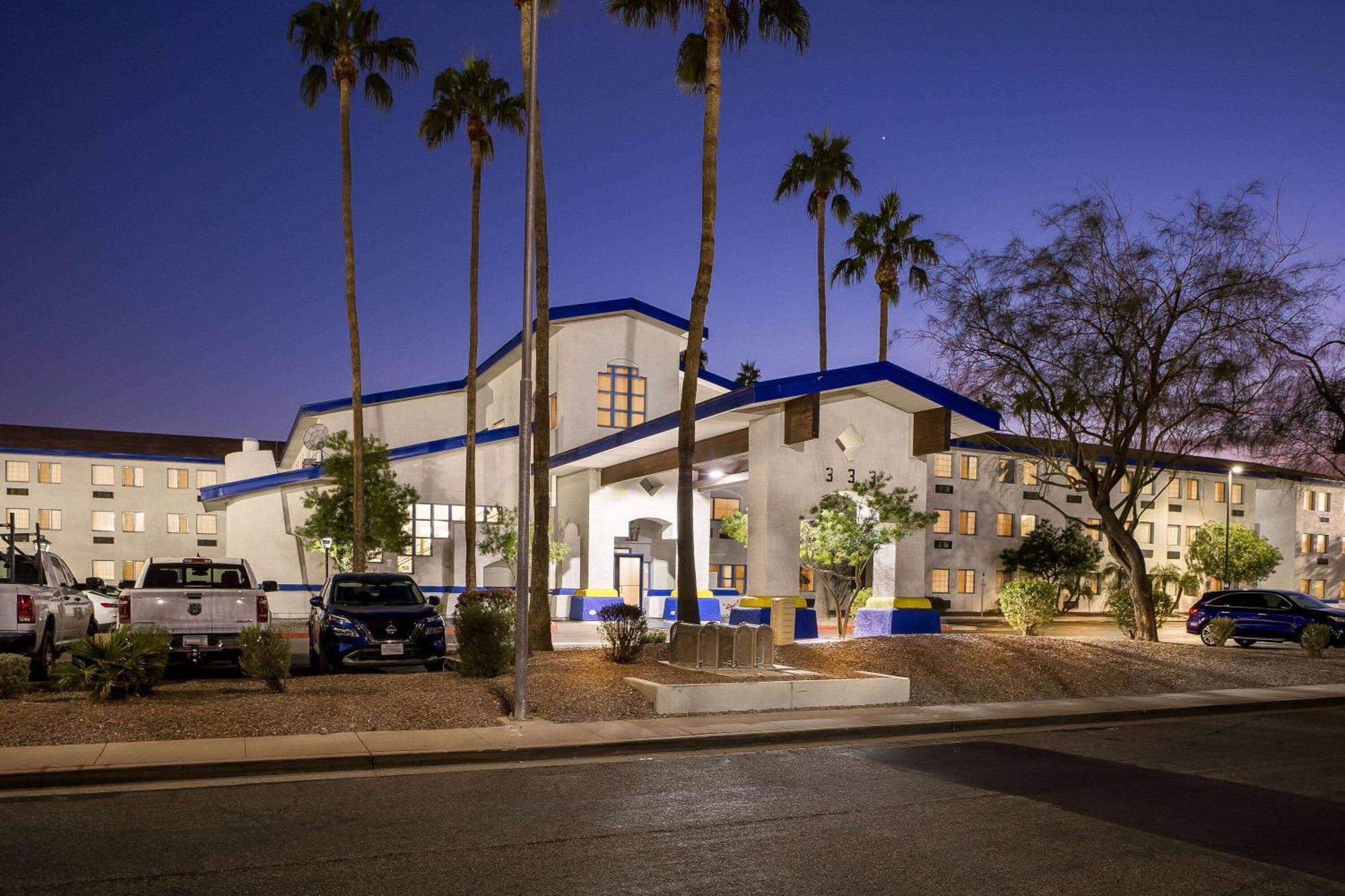 Days Inn & Suites By Wyndham Mesa Near Phoenix Exterior foto