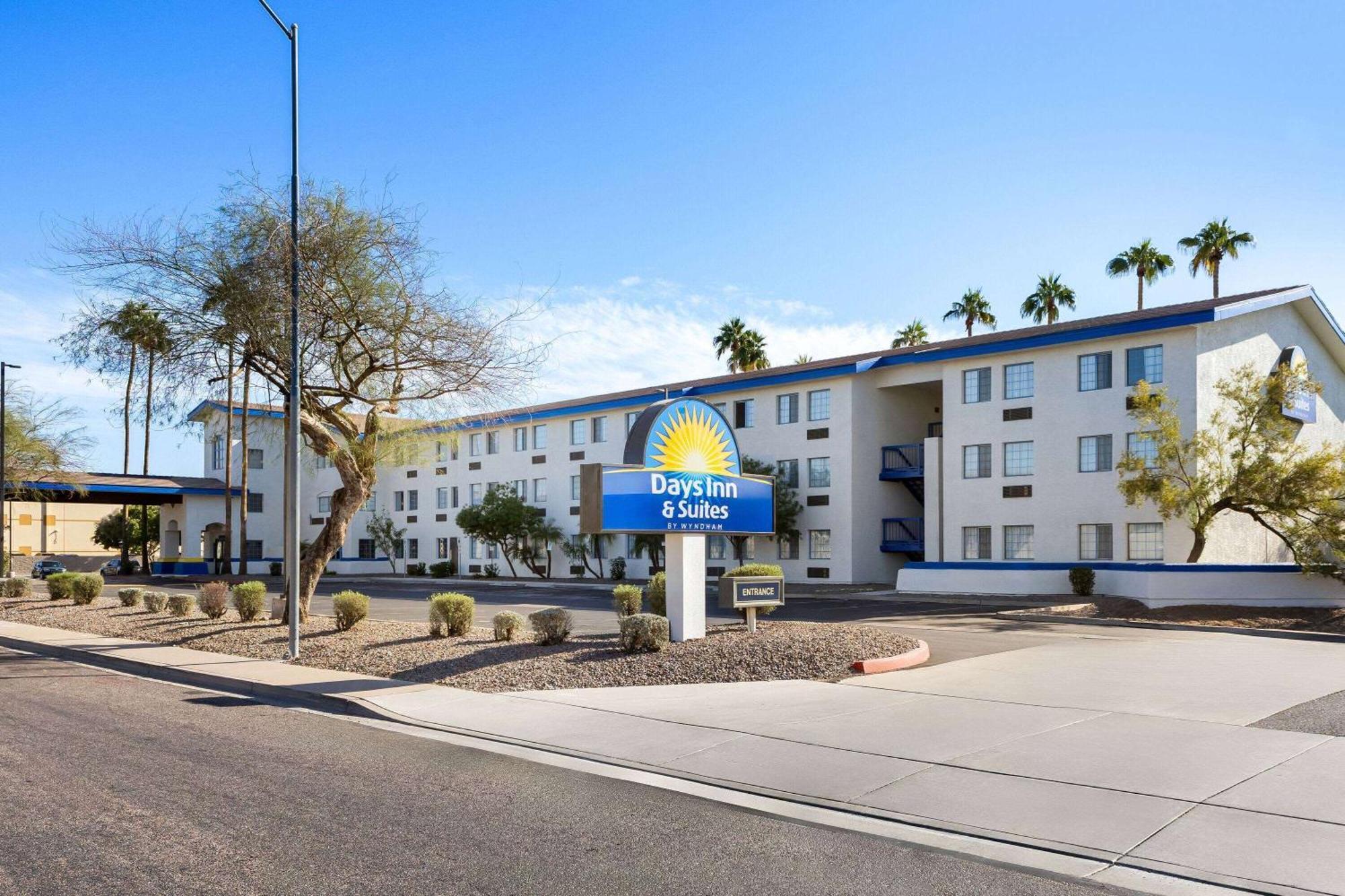 Days Inn & Suites By Wyndham Mesa Near Phoenix Exterior foto